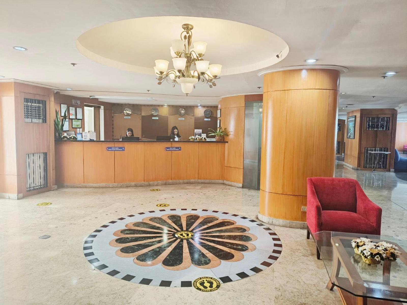 Pearl Manila Hotel Exterior photo