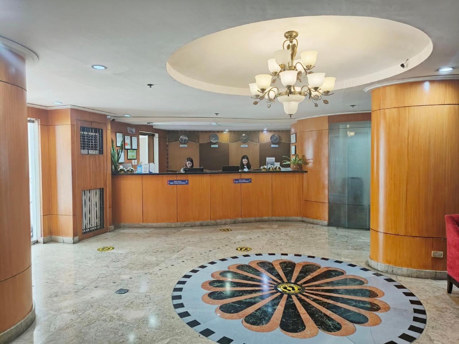 Pearl Manila Hotel Exterior photo