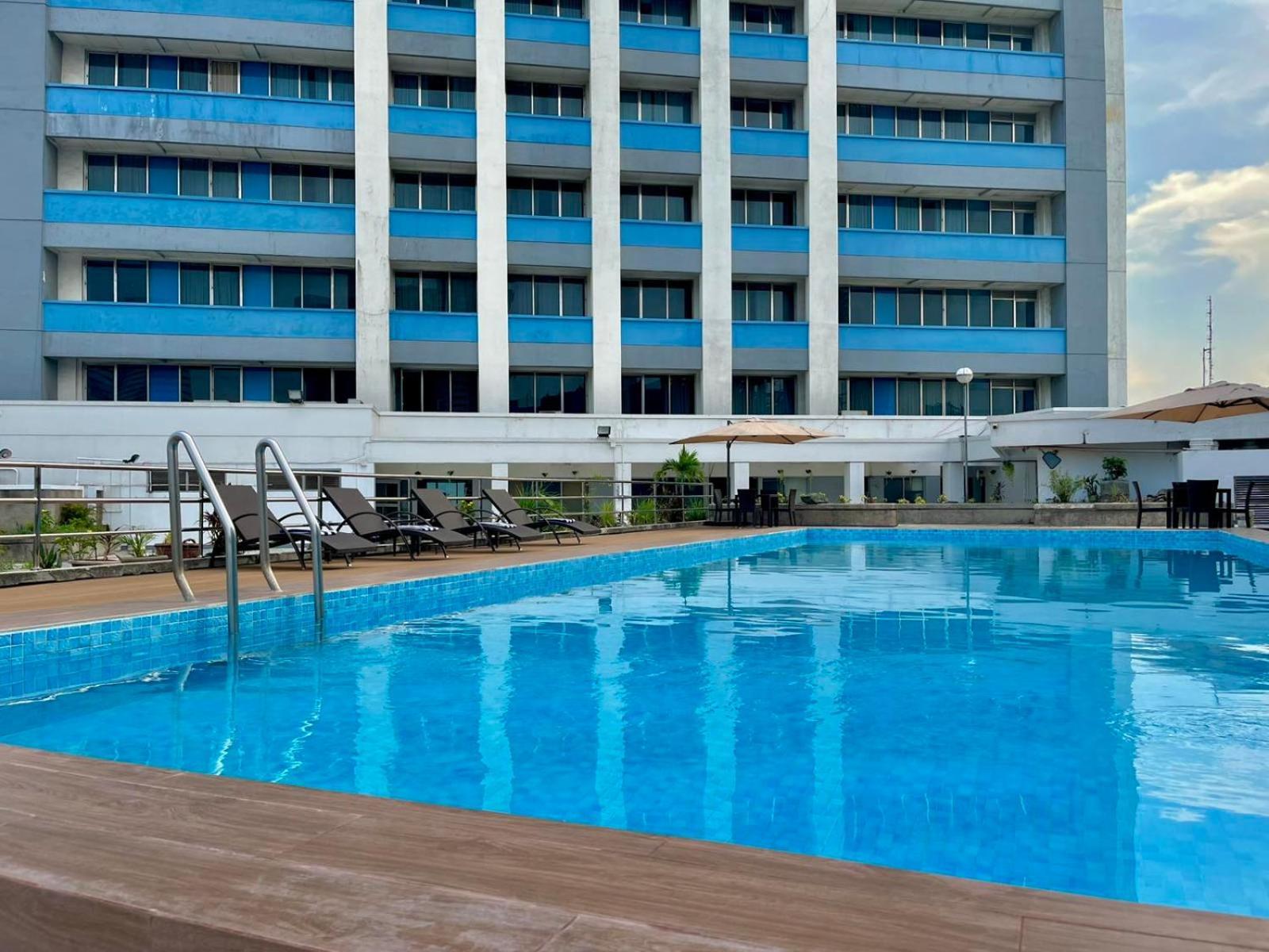 Pearl Manila Hotel Exterior photo