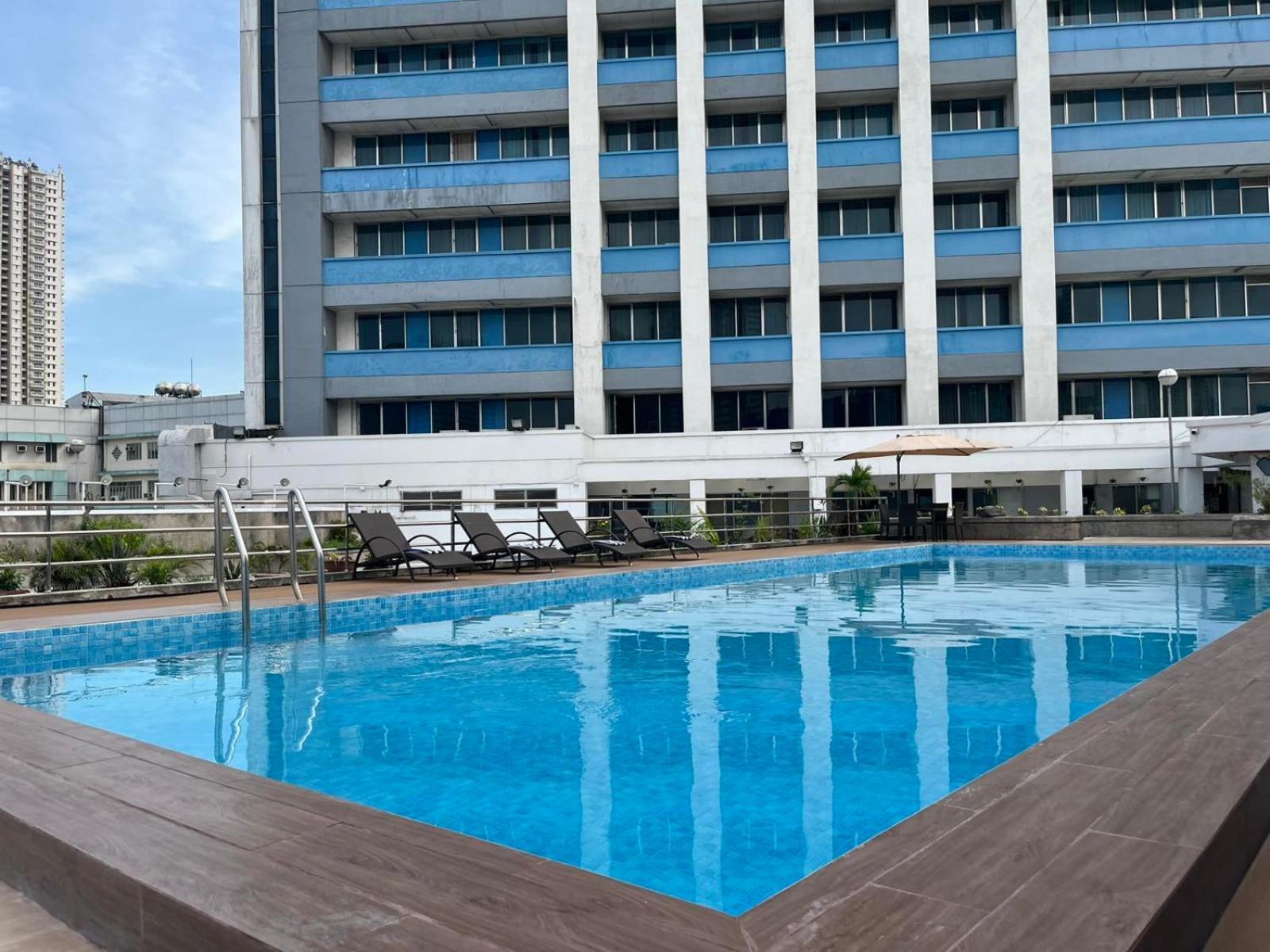 Pearl Manila Hotel Exterior photo