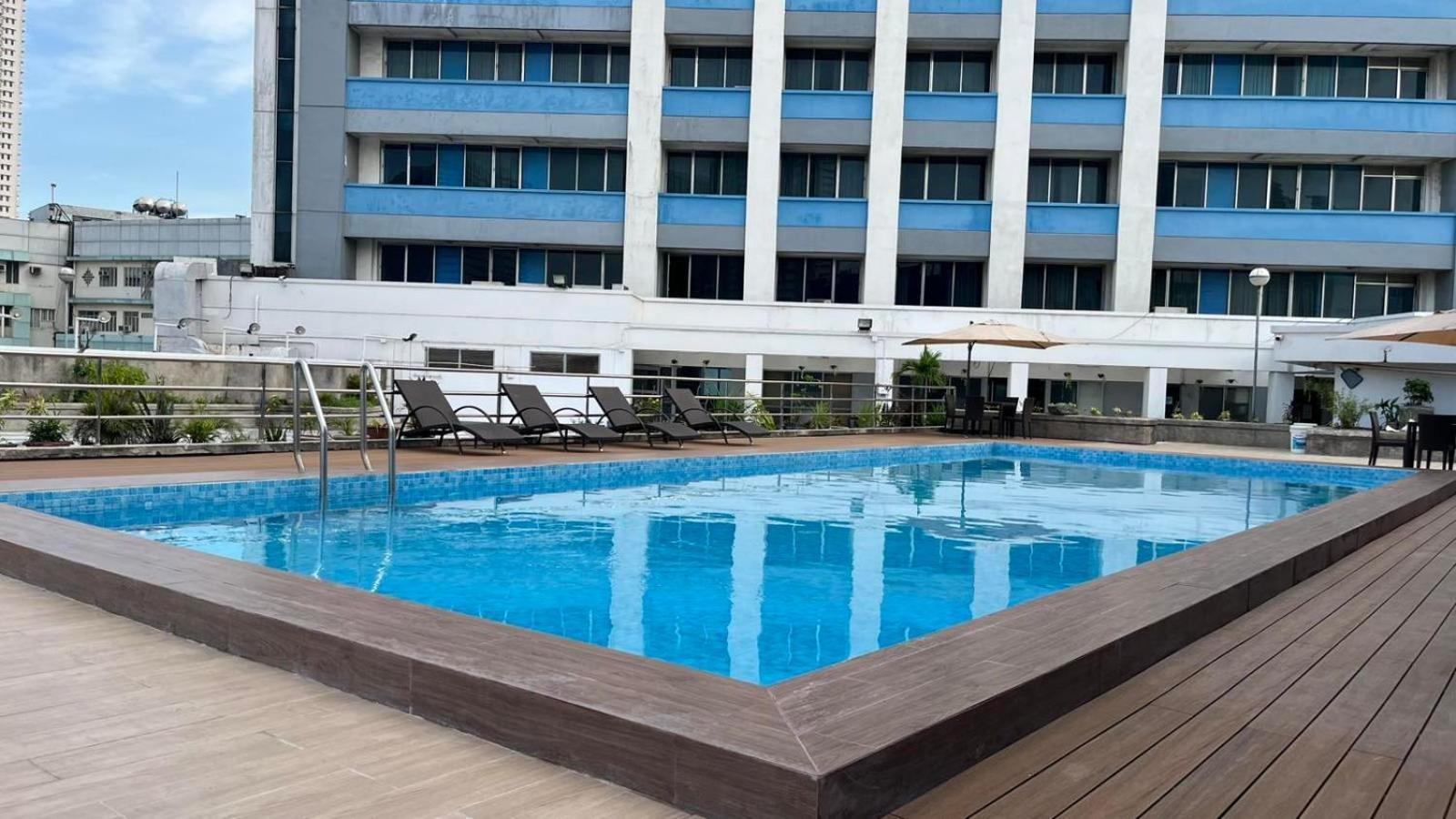 Pearl Manila Hotel Exterior photo