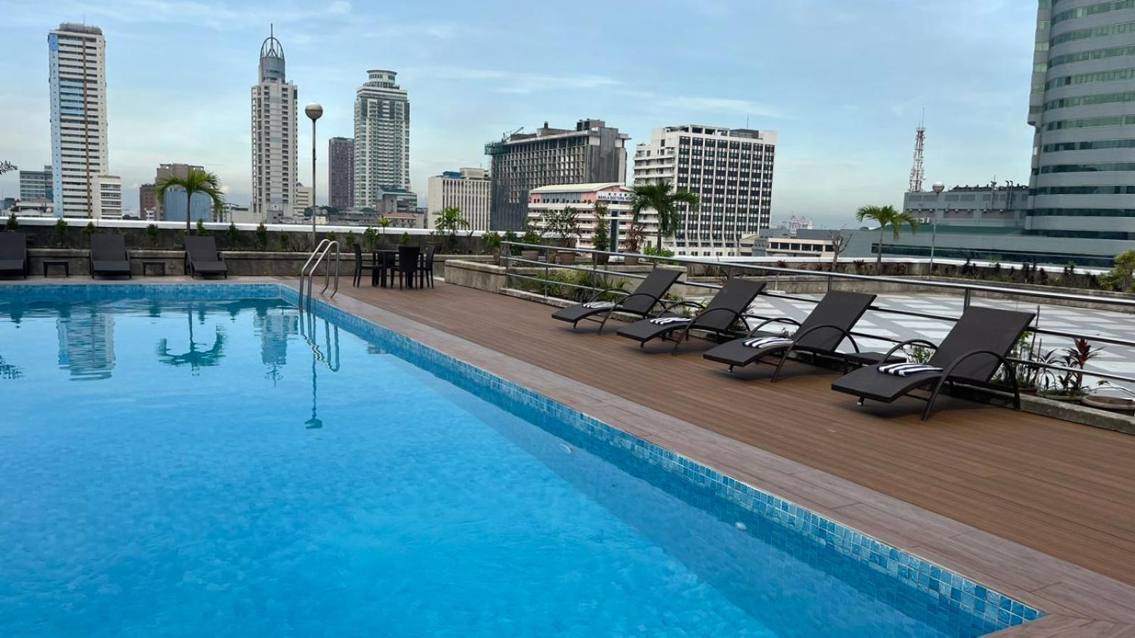 Pearl Manila Hotel Exterior photo