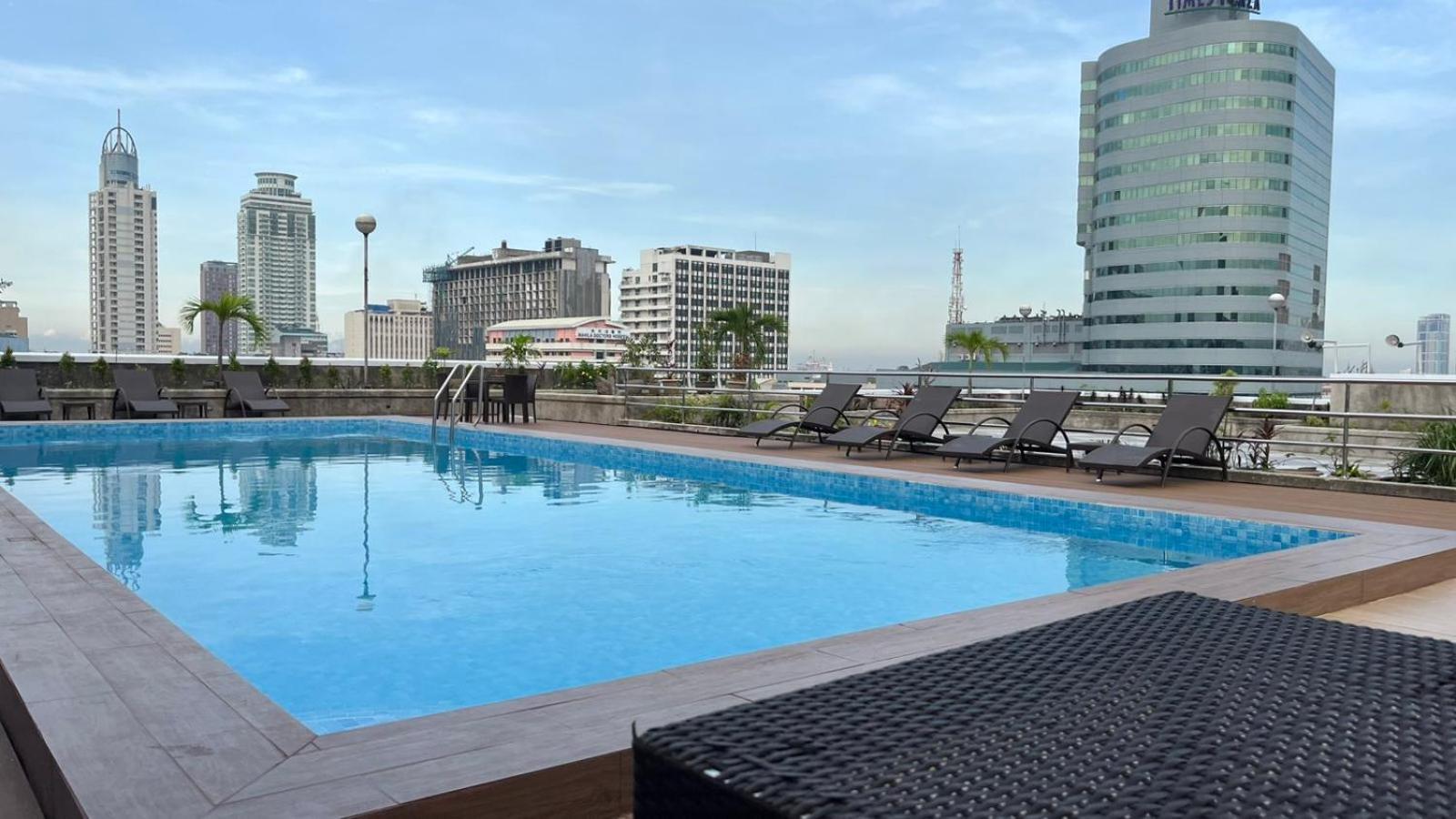 Pearl Manila Hotel Exterior photo