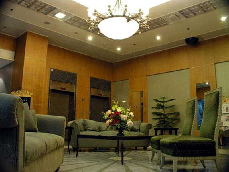 Pearl Manila Hotel Interior photo