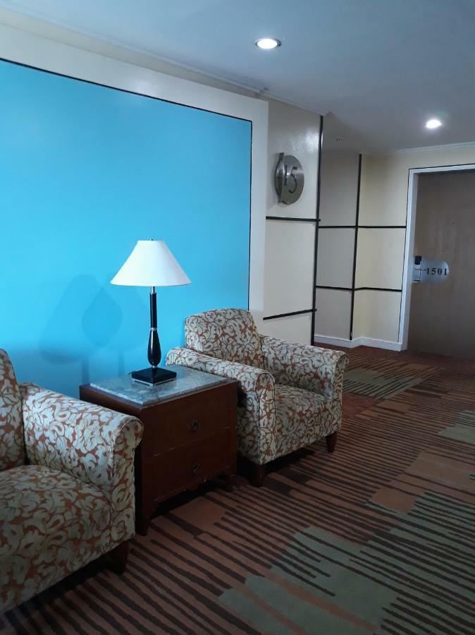 Pearl Manila Hotel Exterior photo